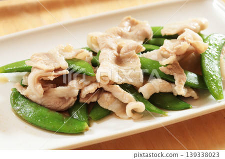 快炒甜豆和豬肉 139338023