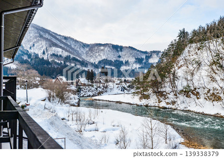 Snow scene Sho River flowing through Shirakawa-go 139338379
