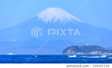 Shonan Sea and Surfers 139341130