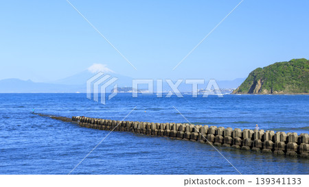 Shonan Sea and Surfers Shonan Sea and Surfers 139341133