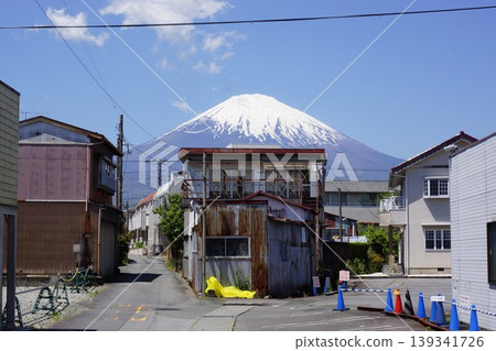 A view of the area towards Mount Fuji from around Gotemba Station on the Gotemba Line in Gotemba City, Shizuoka Prefecture. A view of the area towards Mount Fuji from around Gotemba Station on the Gotemba Line in Gotemba City, Shizuoka Prefecture. 139341726