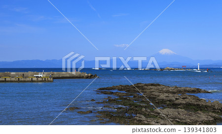 從真瀨海岸眺望富士山 139341803