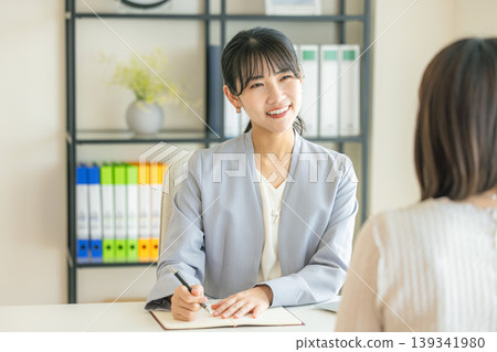 有一次會議的女商人 139341980