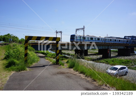 從神奈川縣足柄上郡松田町小田急線新松田車站附近眺望坂川。 從神奈川縣足柄上郡松田町小田急線新松田車站附近眺望坂川。 139342189