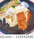 公司食堂的餐食 139342846