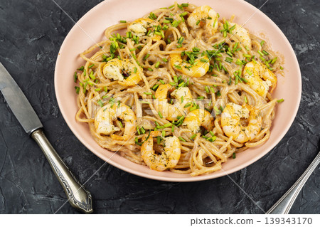 Spaghetti with shrimp in creamy sauce Spaghetti with shrimp in creamy sauce 139343170