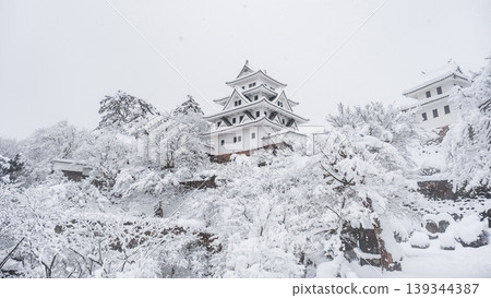 Gujo Hachiman Castle (Winter) Gujo Hachiman Castle (Winter) 139344387