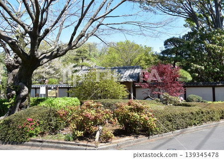 Near the main entrance of Machida Yakushiike Park Shikisai no Mori Peony Garden (Machida Peony Garden) Near the main entrance of Machida Yakushiike Park Shikisai no Mori Peony Garden (Machida Peony Garden) 139345478