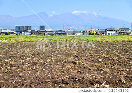 從佐久平站附近地區眺望淺間山（長野縣佐久市）[2026年5月] 139345502