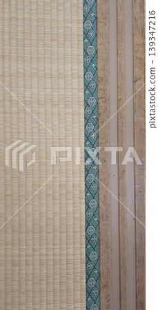 Vertical composition of tatami mats and tatami borders: Japanese-style room texture background 139347216
