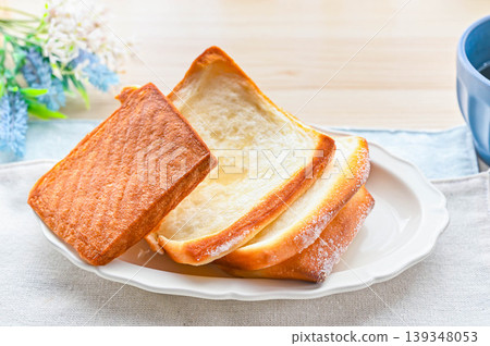 Tear-and-share sugar butter bread 139348053