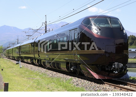 JR東日本E655系列“和” 139348422