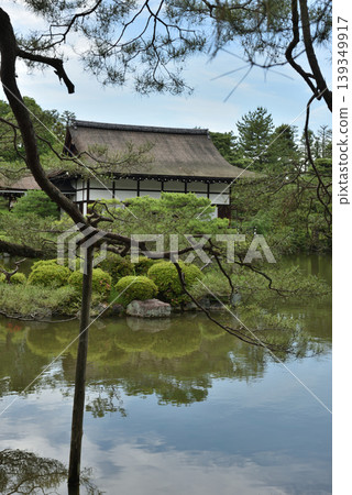 Heian Jingu Shrine in early summer: East Garden, Shobikan and Seiho Pond (Sakyo Ward, Kyoto City) Heian Jingu Shrine in early summer: East Garden, Shobikan and Seiho Pond (Sakyo Ward, Kyoto City) 139349917