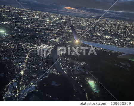從飛機上看的夜景 139350899