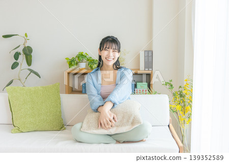 在家放鬆一個的少婦 139352589