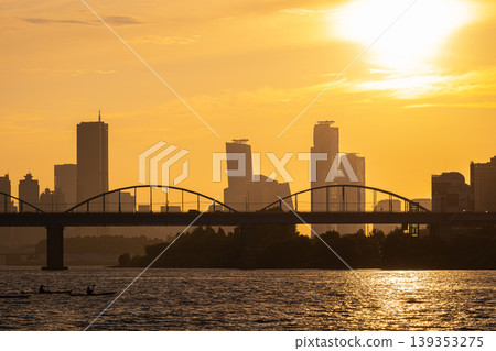 Golden sunset over Dongjak Bridge and Yeouido skyline at Han River, Seoul, South Korea Golden sunset over Dongjak Bridge and Yeouido skyline at Han River, Seoul, South Korea 139353275