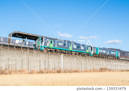 【麥線】普通列車停靠文化之森站 【麥線】普通列車停靠文化之森站 139353479