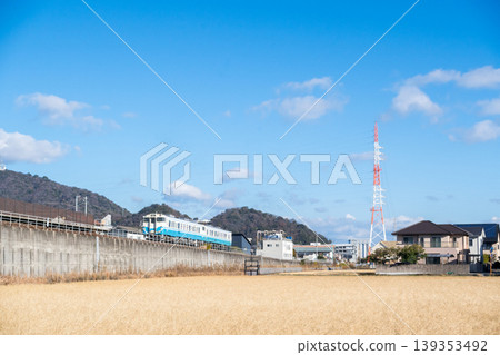 [Mugi Line] Local train departing from Bunka-no-Mori Station 139353492