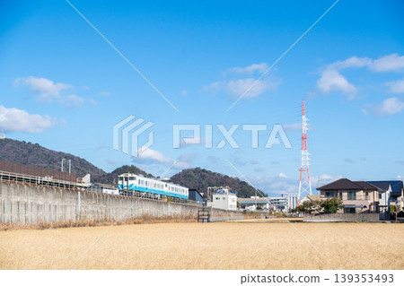 [Mugi Line] Local train departing from Bunka-no-Mori Station 139353493