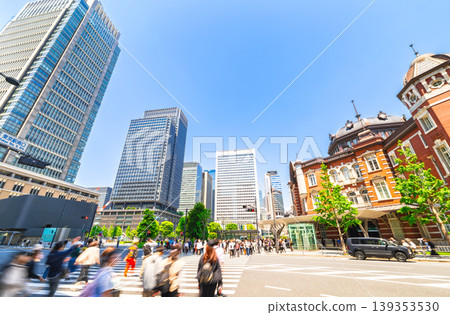黃金周期間的東京車站 139353530