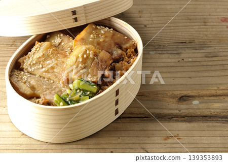 Pork yakiniku bento Pork yakiniku bento 139353893
