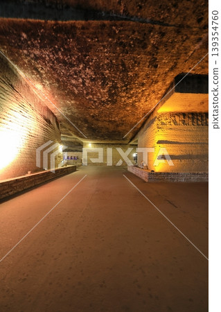 宇都宮市大矢石礦舊址,光線充足、神秘廣闊的地下採石場。 宇都宮市大矢石礦舊址,光線充足、神秘廣闊的地下採石場。 139354760