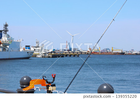 [Wind power generation] The process of generating electricity as the blades rotate. 139355220