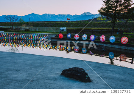 [Ryūmonbuchi Cherry Blossom Festival] Illuminated Pond and the Northern Alps [Akashina, Azumino City] 139357721