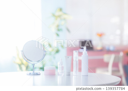 Beauty cosmetics 139357784