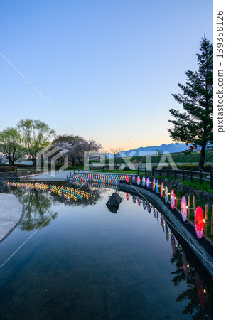 [Ryūmonbuchi Cherry Blossom Festival] Illuminated Pond and the Northern Alps [Akashina, Azumino City] 139358126