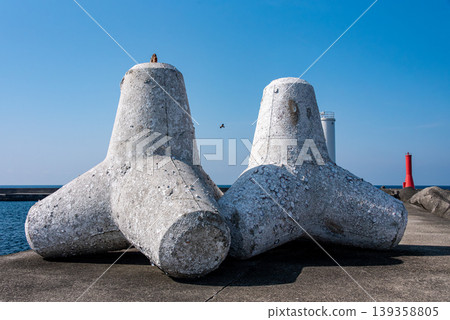 Sun-drying concrete blocks Sun-drying concrete blocks 139358805
