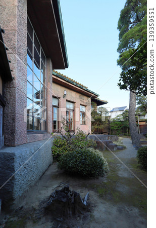 倉敷美館歷史街區大原家族別墅「友琳莊」的南側（面向入口時的右側）。 139359551