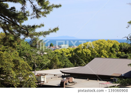 I could see Izu Oshima Island from the site of the main keep of Odawara Castle. I could see Izu Oshima Island from the site of the main keep of Odawara Castle. 139360908