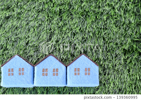 Miniature housing 139360995