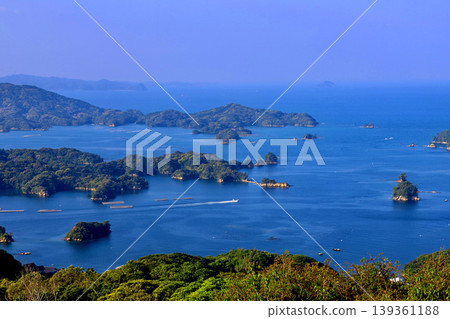 從石岳展望台(長崎縣佐世保市)眺望九十九島群島 從石岳展望台(長崎縣佐世保市)眺望九十九島群島 139361188