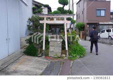 居民區的一座神社 139361611