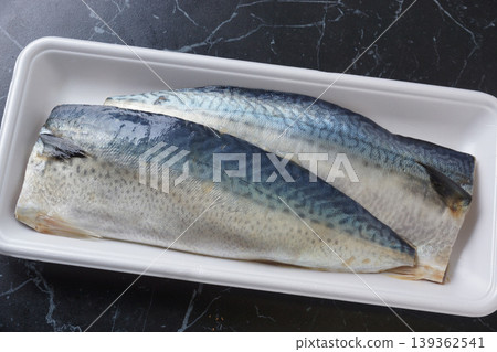 Salted mackerel fillets (ingredients) 139362541