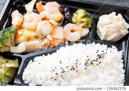 美味中式便當盒，海鮮炒便當盒 139362576