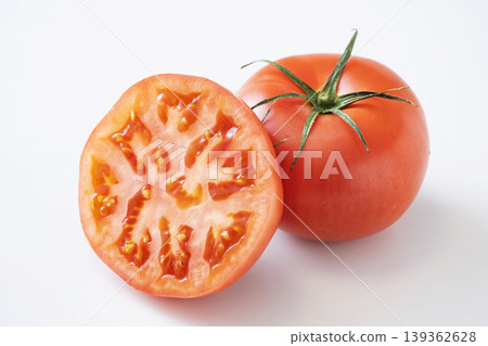 Fresh tomatoes Fresh tomatoes 139362628
