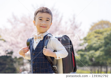 可愛的小學生進入小學 139362792