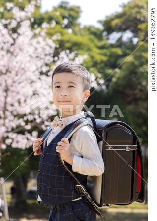 可愛的小學生進入小學 139362795