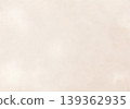 柔和的淺米色水彩背景，微妙的紋理，柔和的粉紅彩色調，極簡抽象風格，非常適合優雅的設計。 139362935