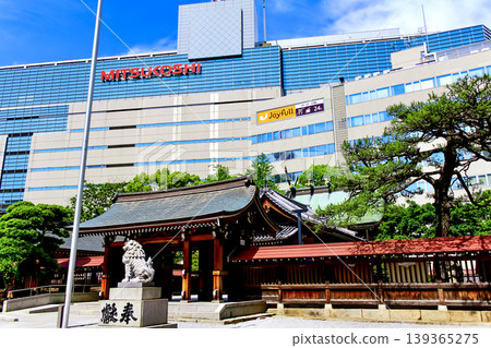 【福岡】初夏的天神:甲吾神社大門及商業建築 【福岡】初夏的天神:甲吾神社大門及商業建築 139365275