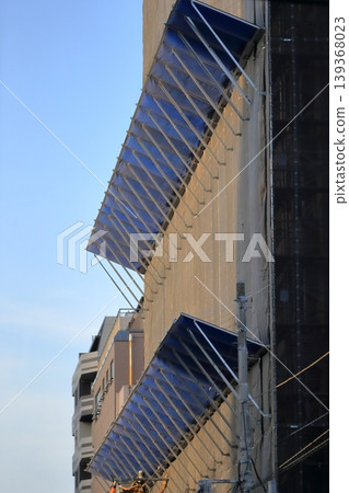External scaffold fall prevention device (morning sun) image External scaffold fall prevention device (morning sun) image 139368023