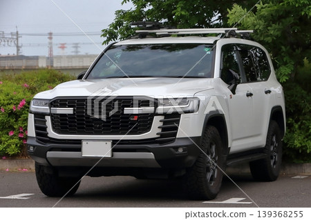 Domestic SUV vehicle image Domestic SUV vehicle image 139368255