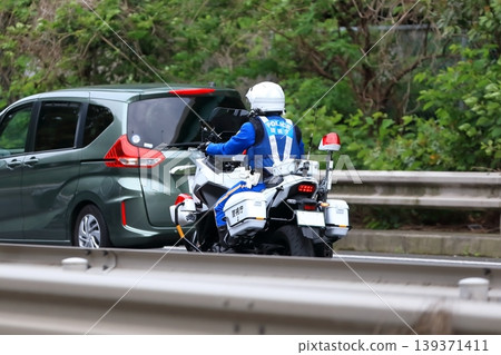 巡邏的警用摩托車圖片 巡邏的警用摩托車圖片 139371411