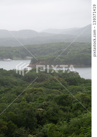 三重縣志摩市伊勢志摩地區風景,雨,霧,森林景象 三重縣志摩市伊勢志摩地區風景,雨,霧,森林景象 139371419