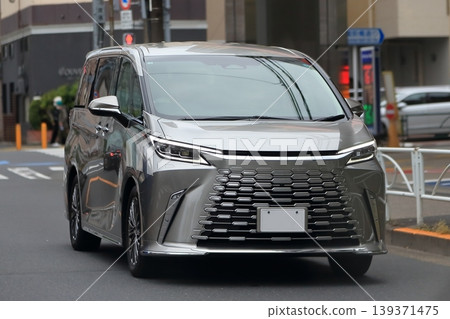 Luxury minivan image Luxury minivan image 139371475