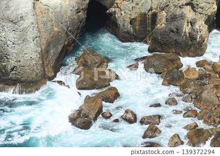 Waves crashing against rocks near Ukusu, Izu Peninsula Waves crashing against rocks near Ukusu, Izu Peninsula 139372294