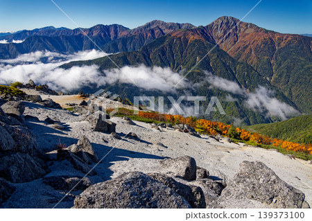 Shiramine Sanzan as seen from the ridge of Mt. Yakushidake and Mt. Houou in the Southern Alps. Shiramine Sanzan as seen from the ridge of Mt. Yakushidake and Mt. Houou in the Southern Alps. 139373100